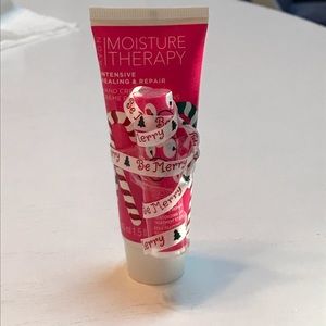 NWT Avon Bundle Christmas Lotion & Lip Chapstick